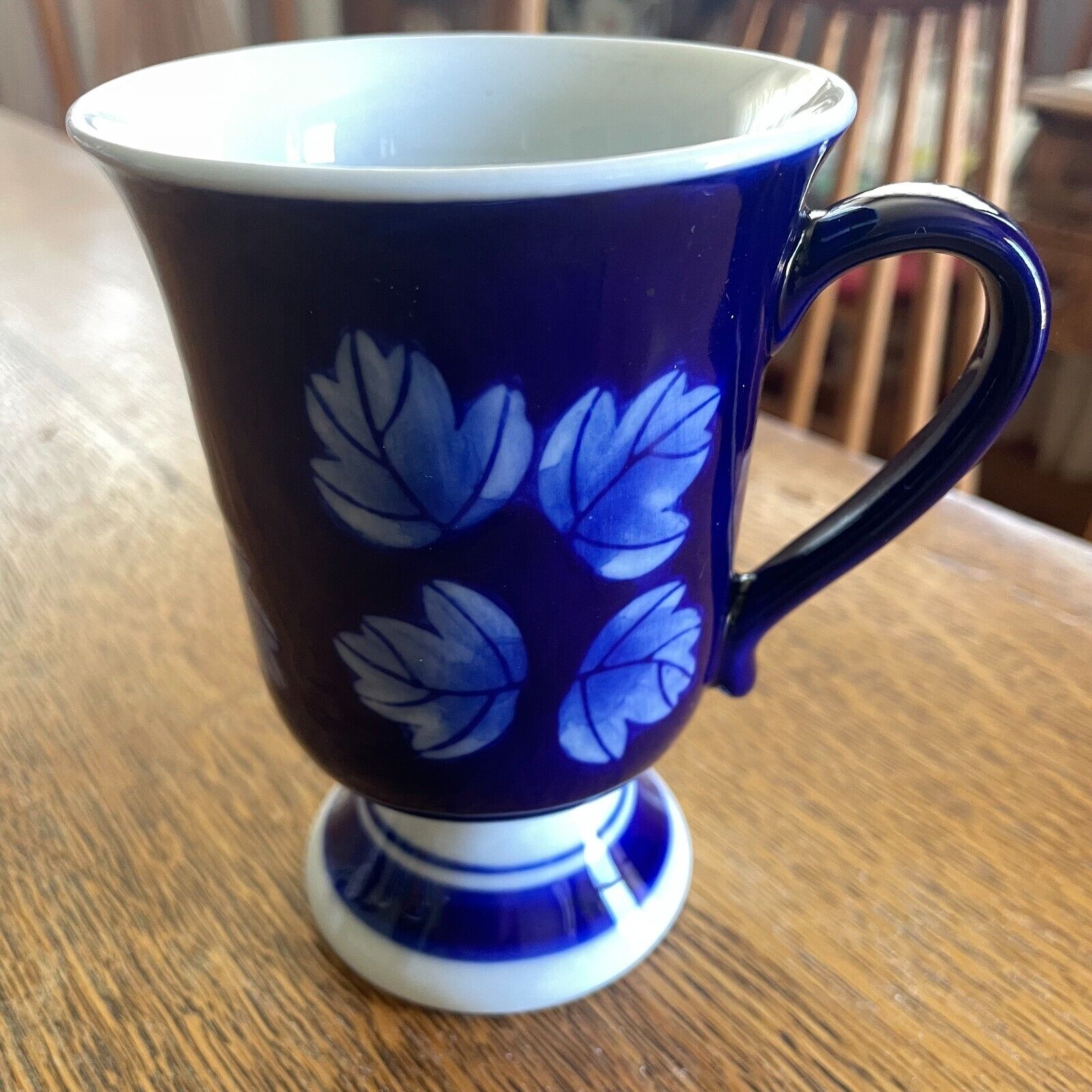 DesginPac Inc. Cobalt Blue & White Leaves Pedestal Coffee Tea Cup Mug 8 ounces