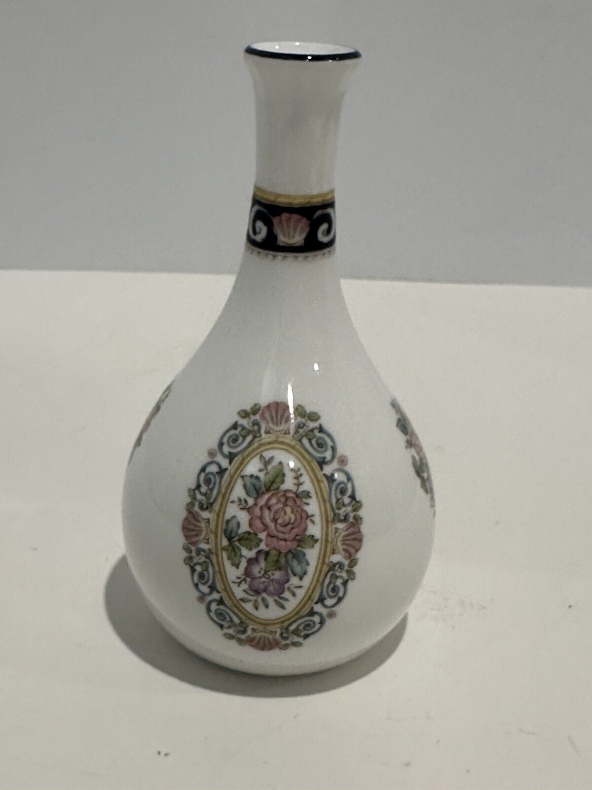 Wedgwood Runnymede Small China Single Stem Bud Vase