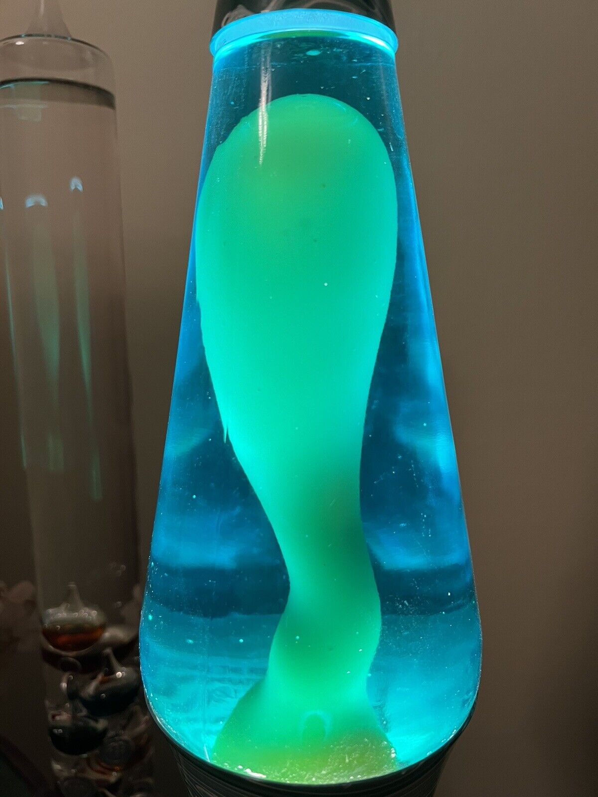 Vintage Lava Lite Lamp RARE 1990s Psychedelic Swirl Original Alien Green 32oz
