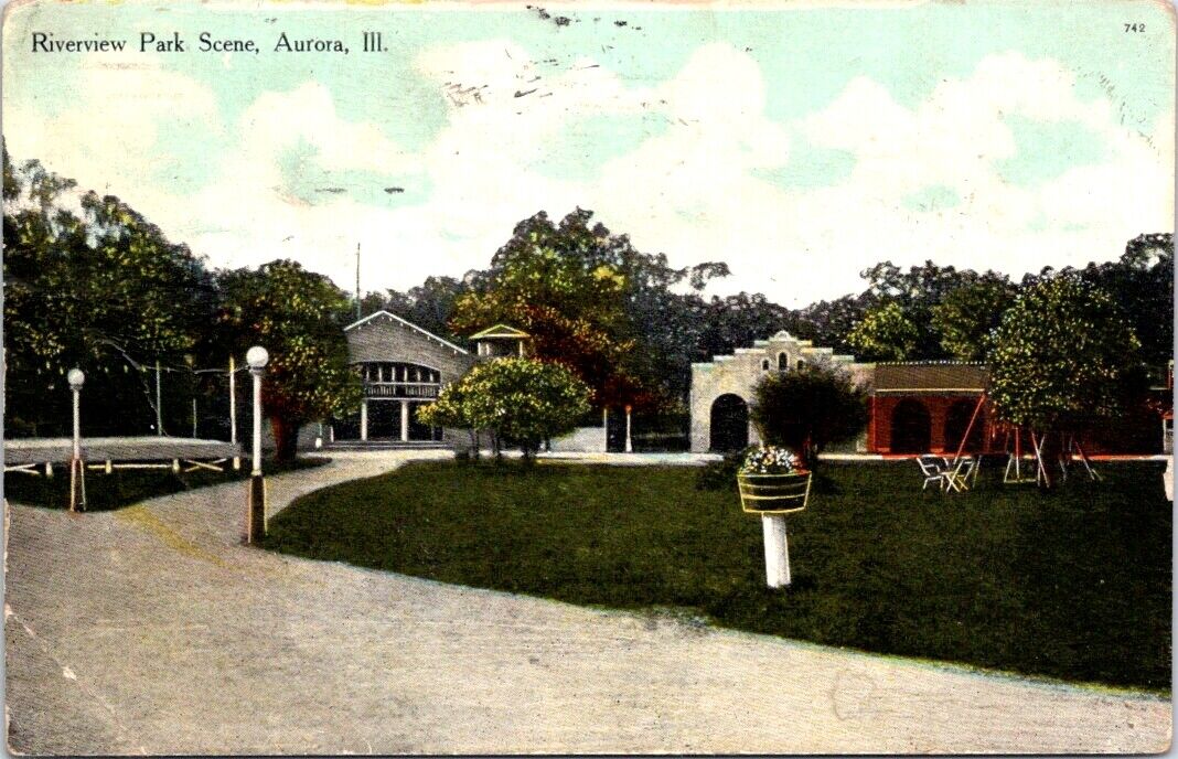 1911, Riverview Park Scene, AURORA, Illinois Postcard - Curt Teich