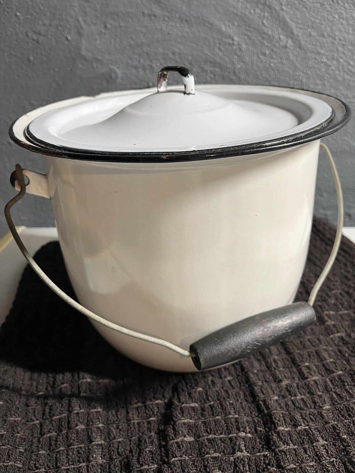 Original Vintage Large Black And White Enamel Stock Pot With Lid And Handle 9”W