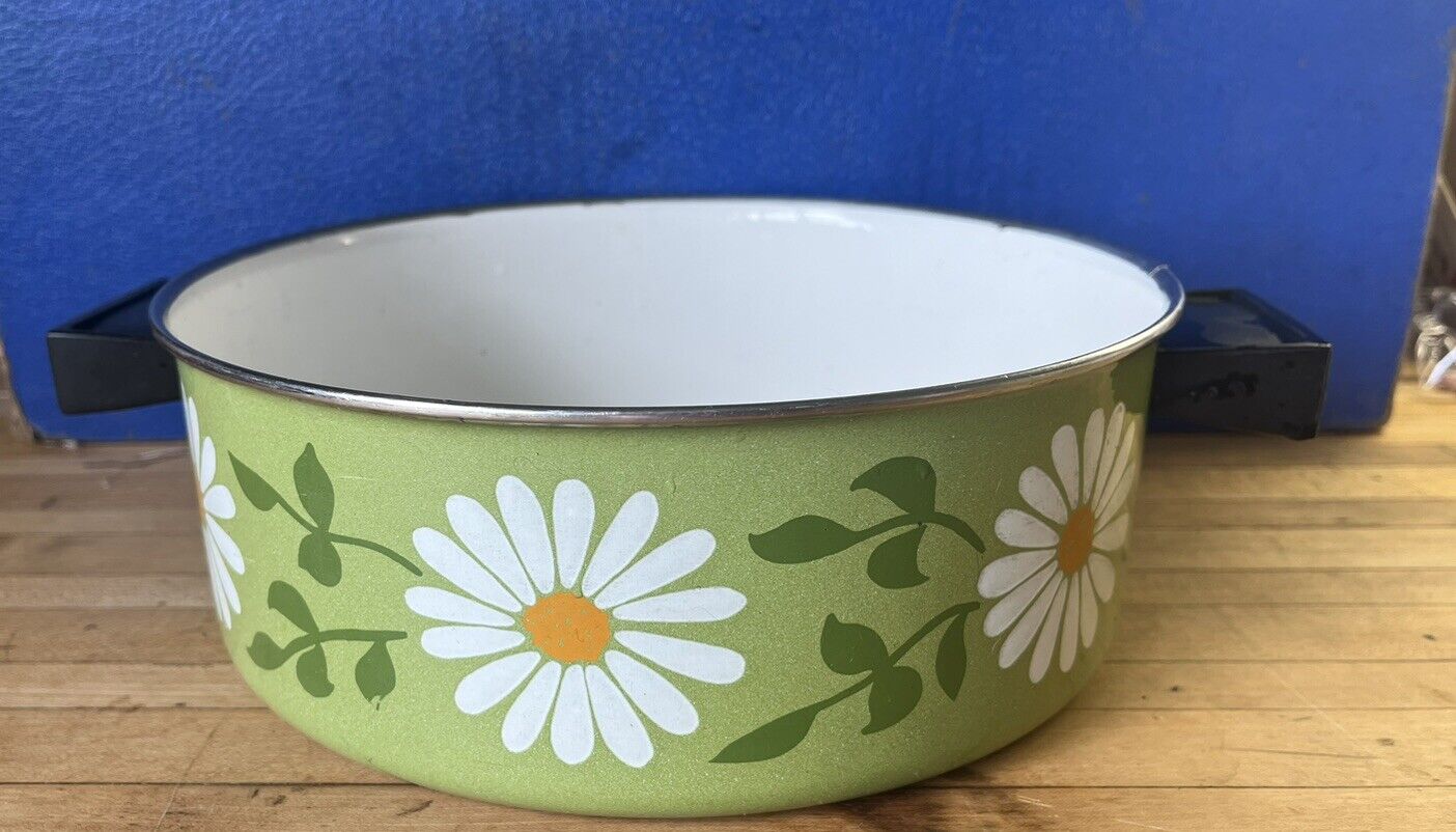 1970’s Vintage Enamelware Green MOD Daisy Floral sauce pan with handles 9\