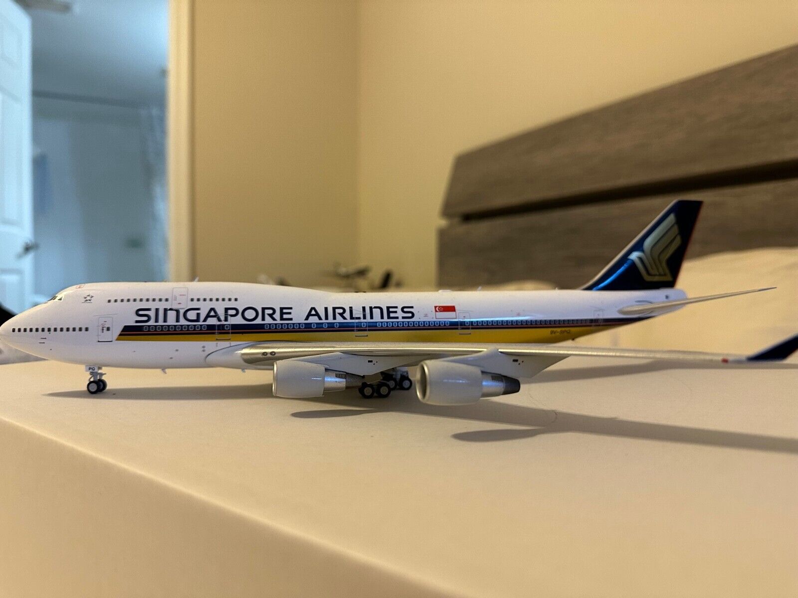 Inflight 200 Models Singapore Airlines Boeing 747-400 Reg 9V-SPQ