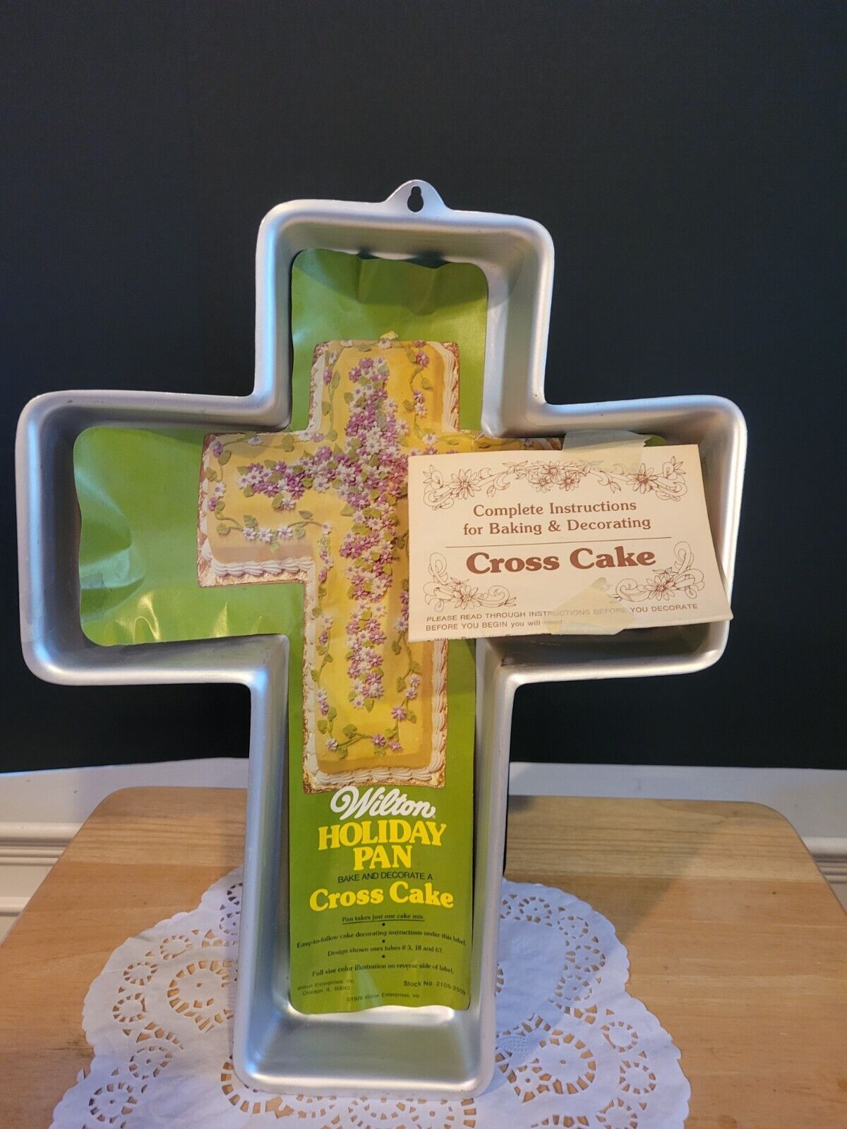 Vintage Wilton Cross Holiday Cake Pan/ 1st Communion / Easter / Baptism