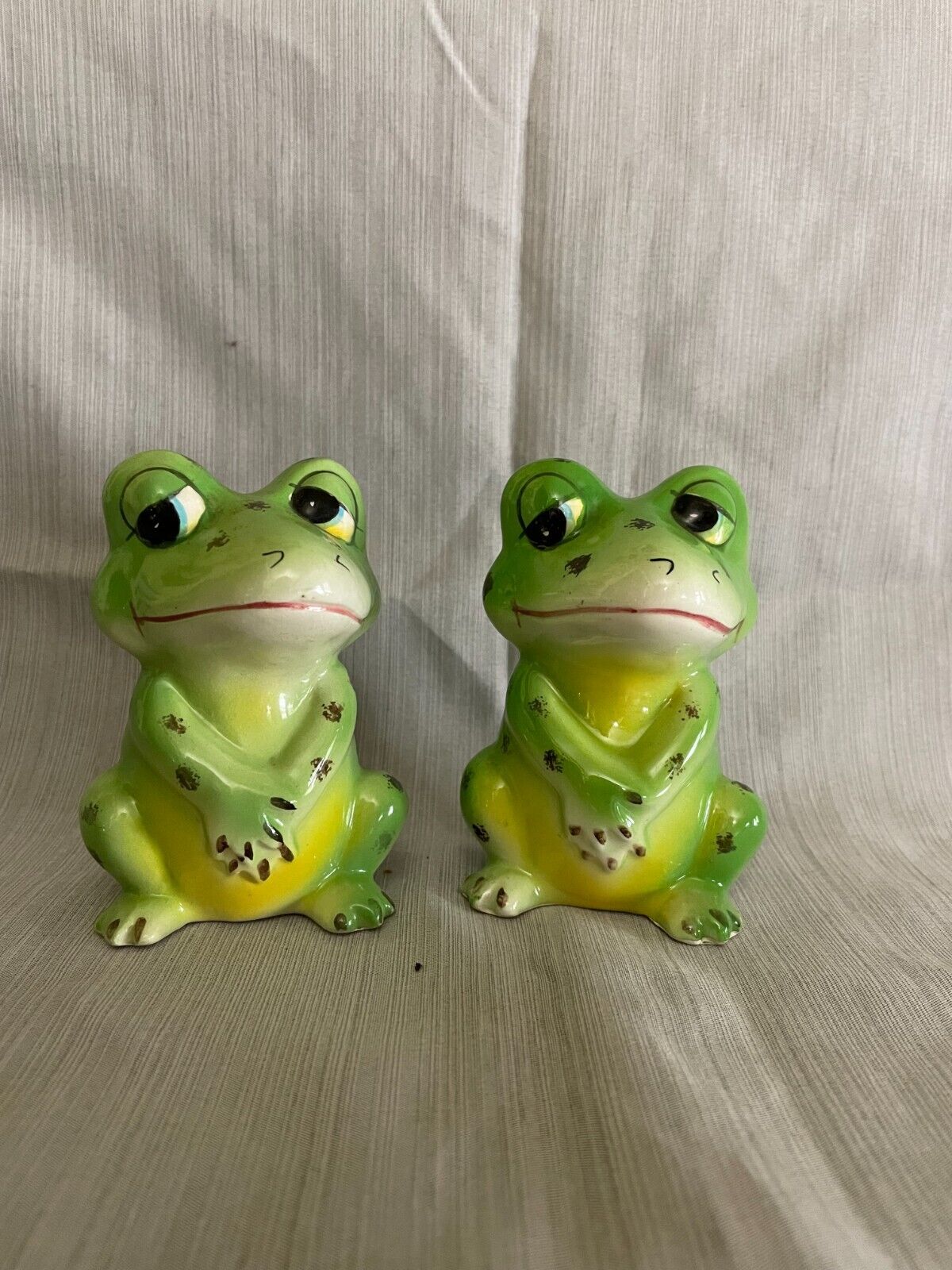 VINTAGE Frog Salt and Pepper Shaker Set Anthropomorphic Japan