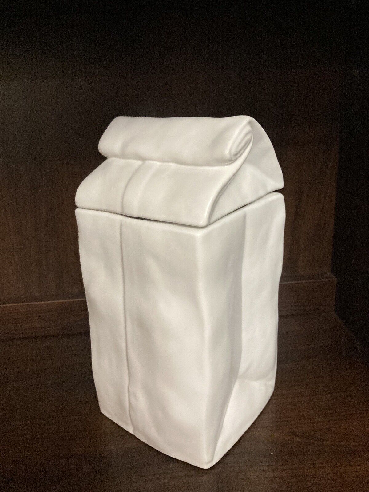 Chantal Canister Bag 64oz. Ceramic White Lunch Sack Biscuit Jar Rubber Seal