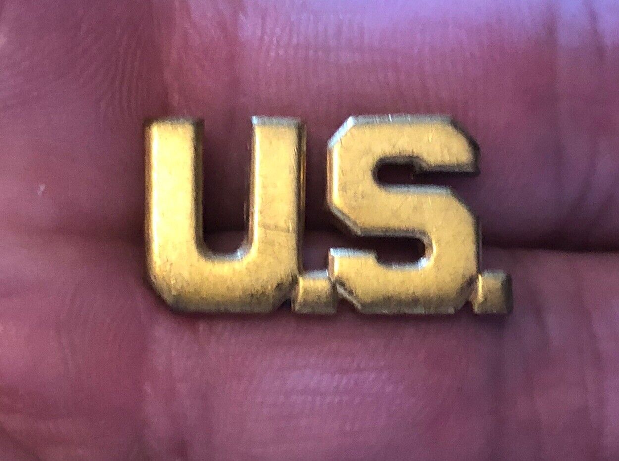 WWII WW2 Era US Army Gold US Collar Military Insignia Pin AE.CO