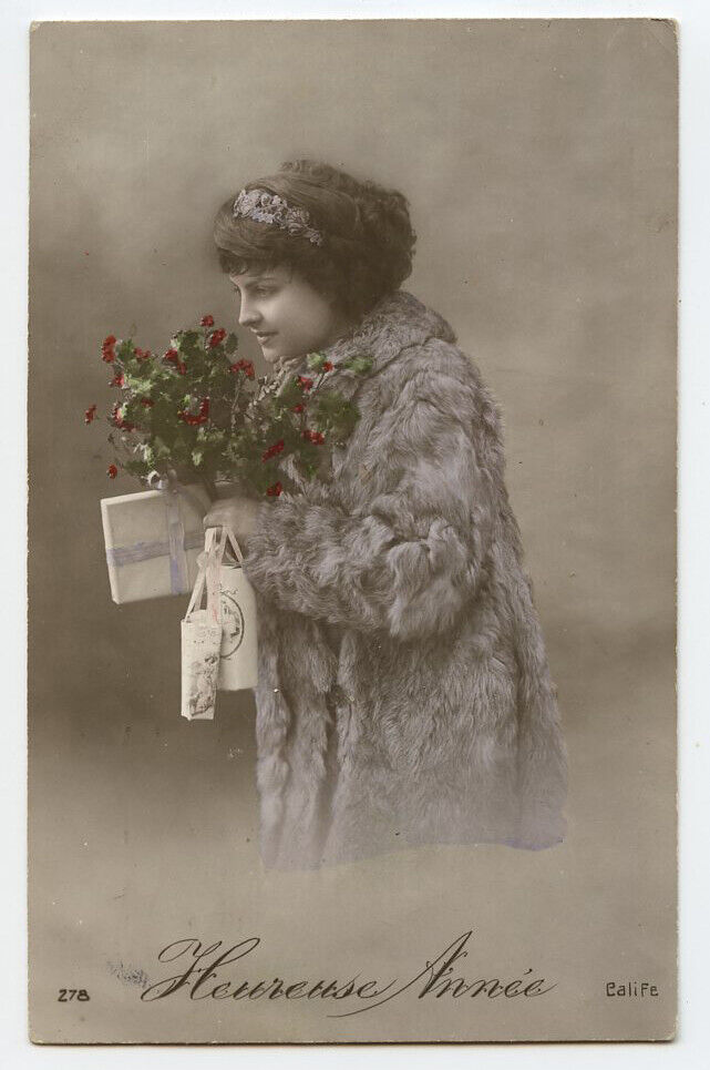 c 1924 Glamour Glamor PRETTY LADY French Winter Fashion photo postcard