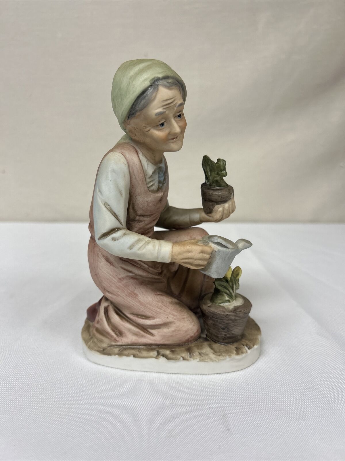 Homco Ceramic Figurine Old Woman Gardening #1223