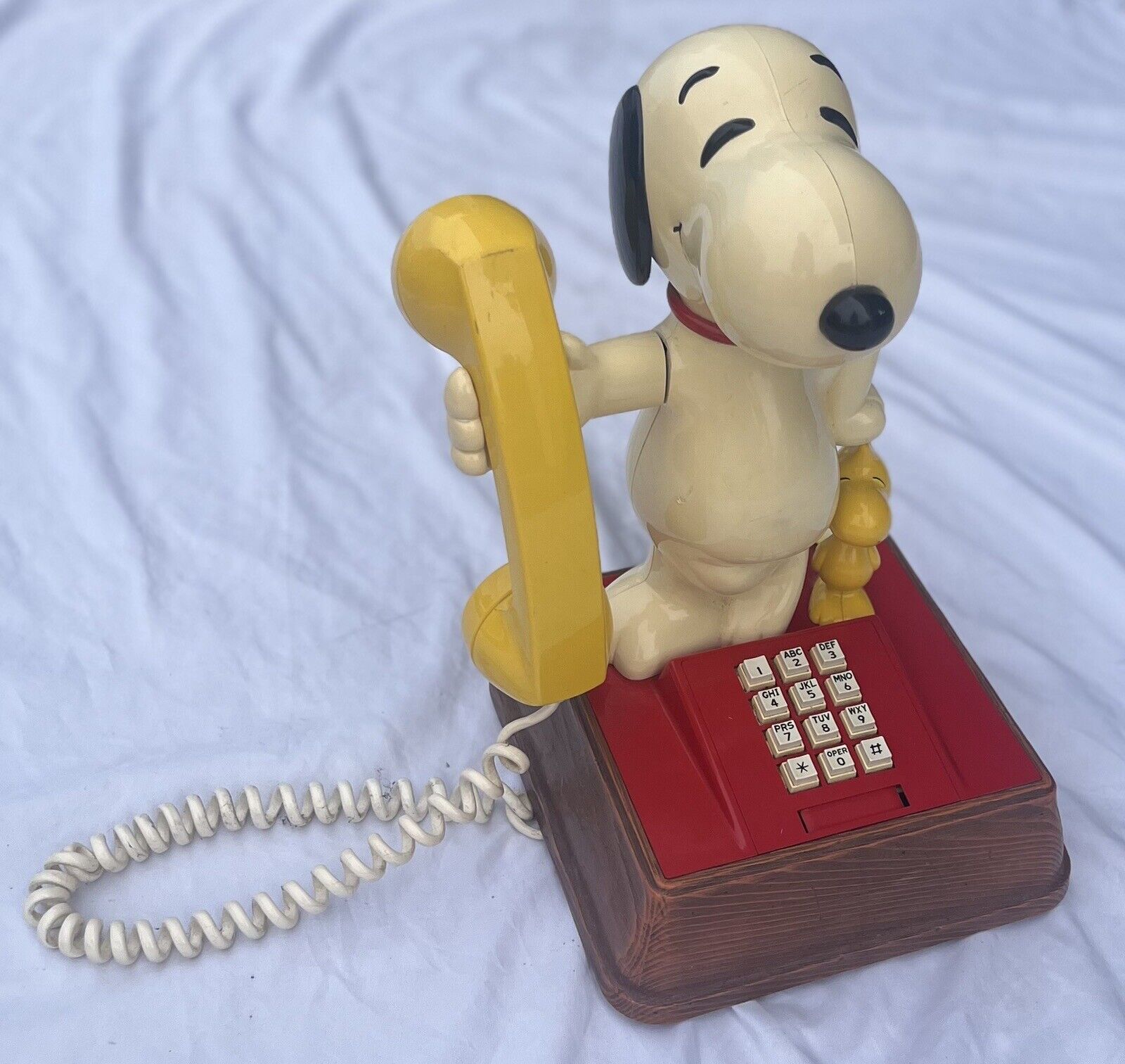 VINTAGE SNOOPY and WOODSTOCK PHONE MODEL #UBM8010 1976 PUSH BUTTON TELEPHONE