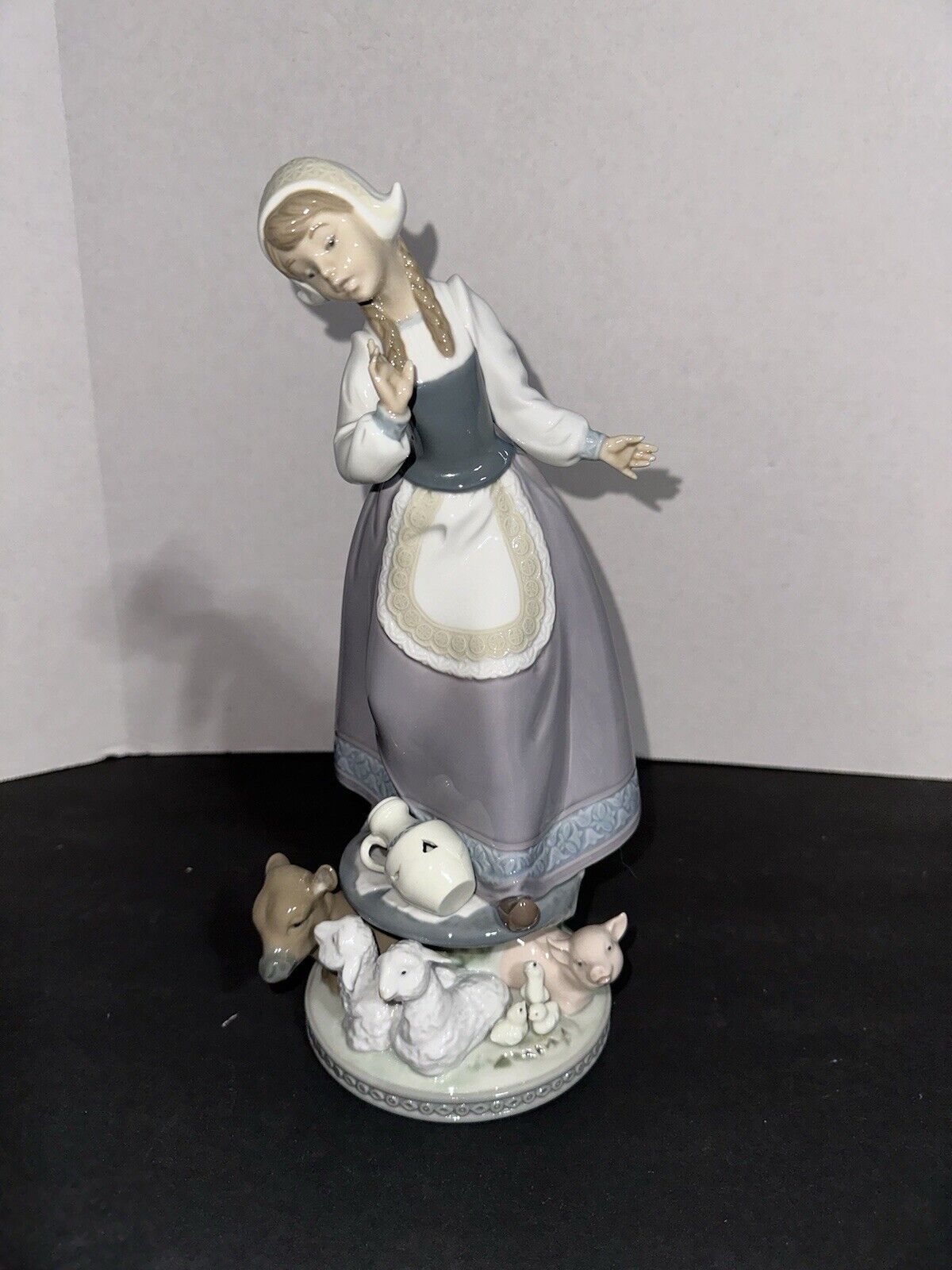 Rare Retired Lladro Milkmaid Porcelain  #5798 (no chips)