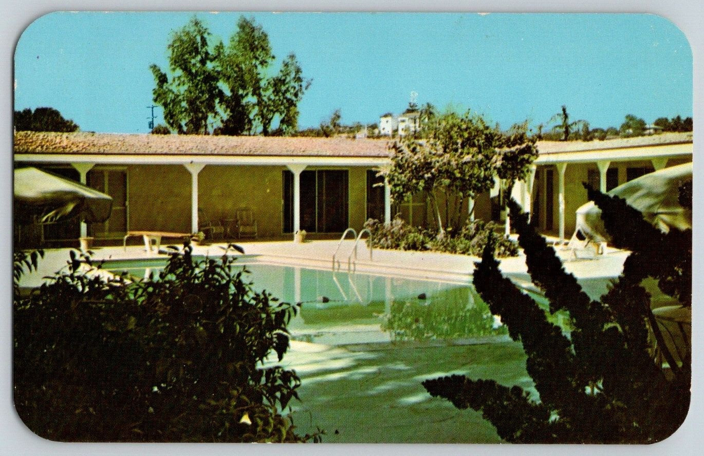 Vintage Postcard~ Vista Garden Motel~ Vista, California