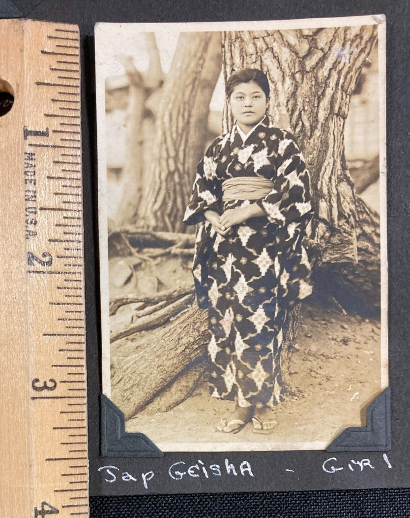 1940\'s WWII Rare Photo #22/26 Japanese Geisha Girl CF 7423
