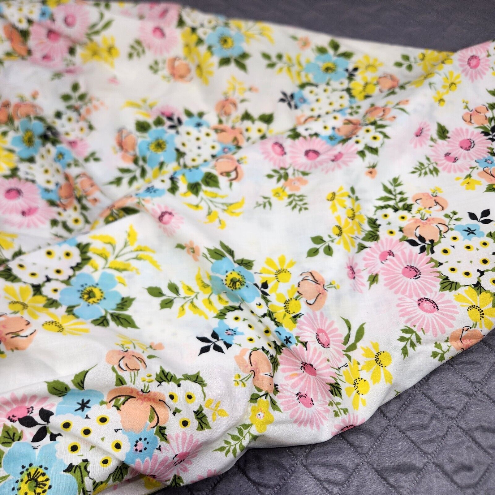 Vintage 60s Pequot Double Fitted Sheet Floral Cottage Romantic Pink Blue Yellow