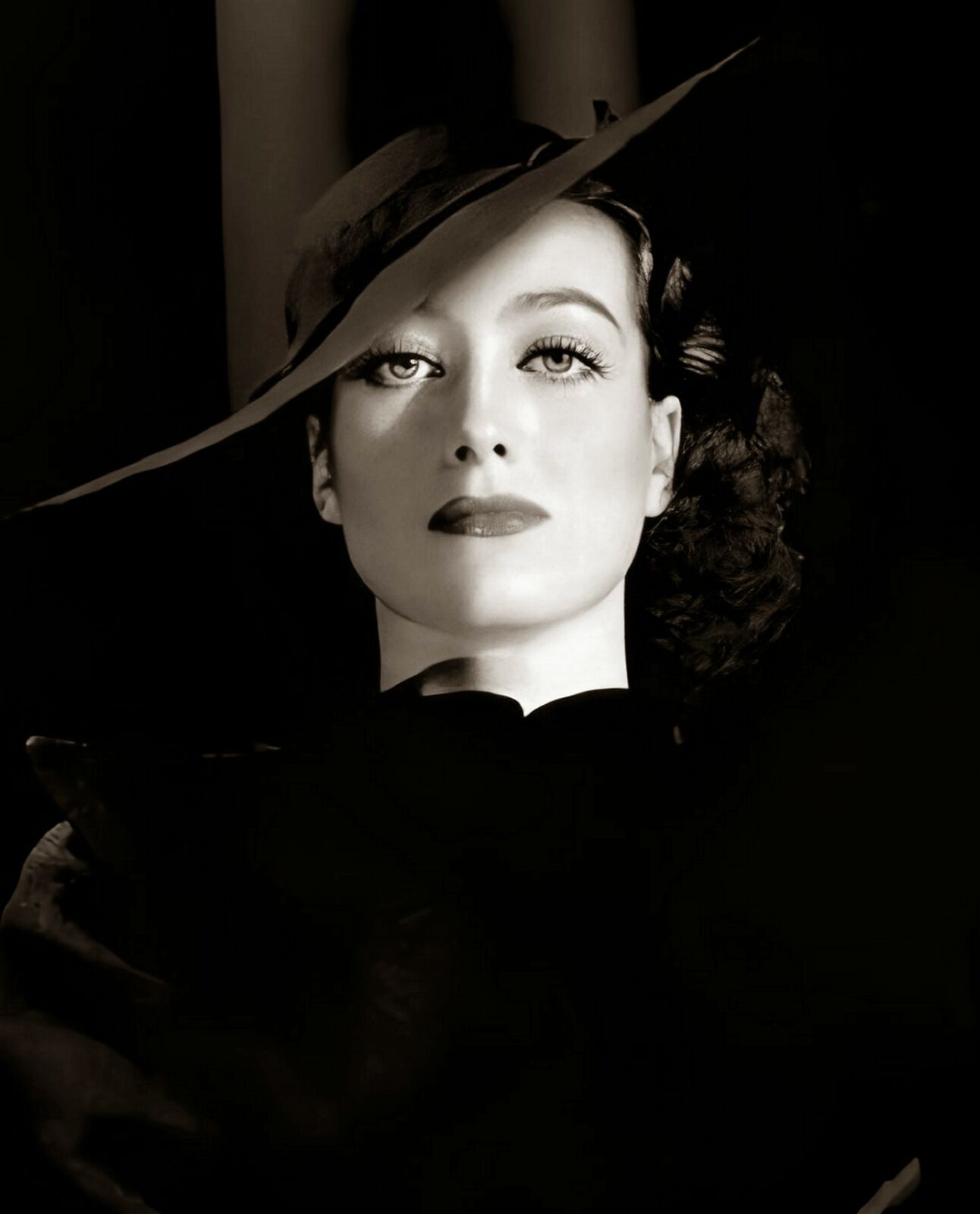Exquisite Beauty JOAN CRAWFORD Profile Photo   (227-Y )