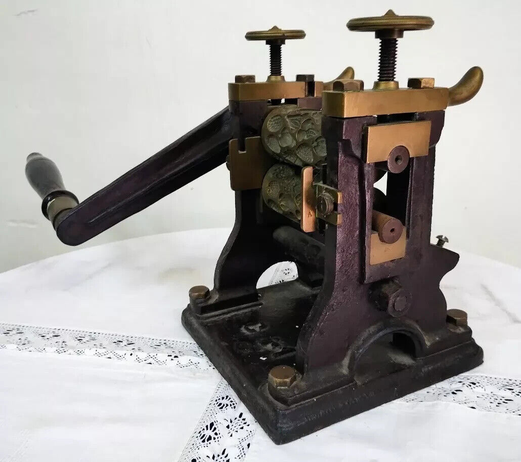 NICE LATE 1800\'S HARD CANDY DROPS ROLLER MACHINE. GERMANY
