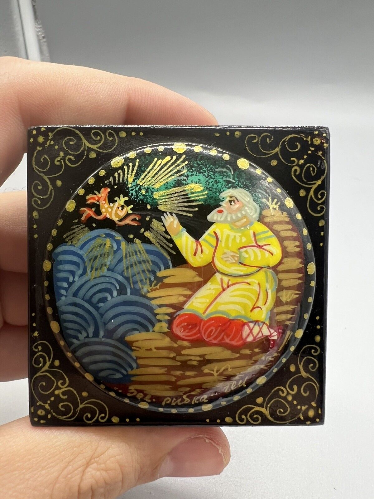 Russian Lacquered Trinket Box Beach Man with Shrimp Lobster Artist Signed