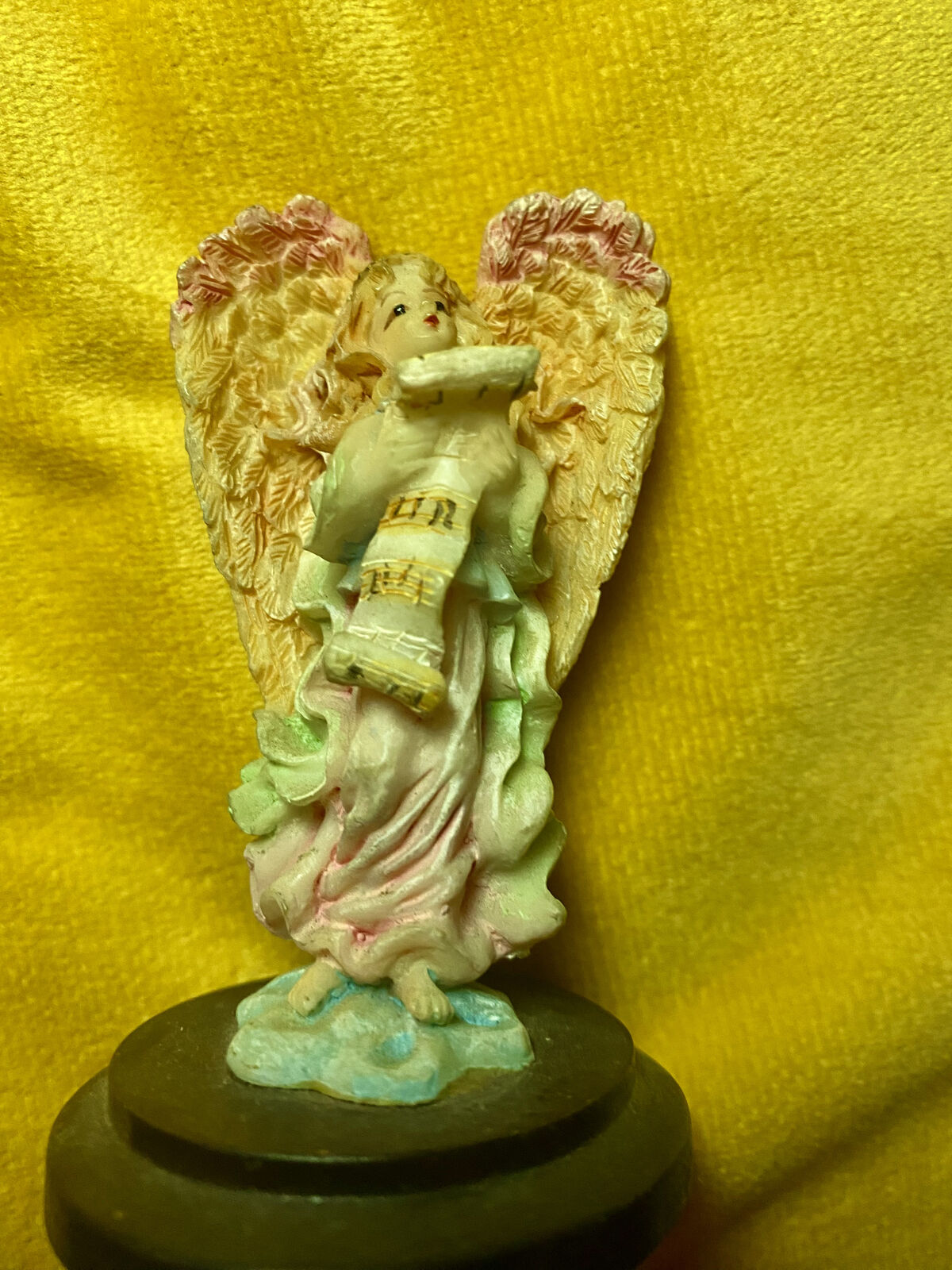 VINTAGE 1990S RESTN ANGEL FIGURINE 3.5 INCHES TALL