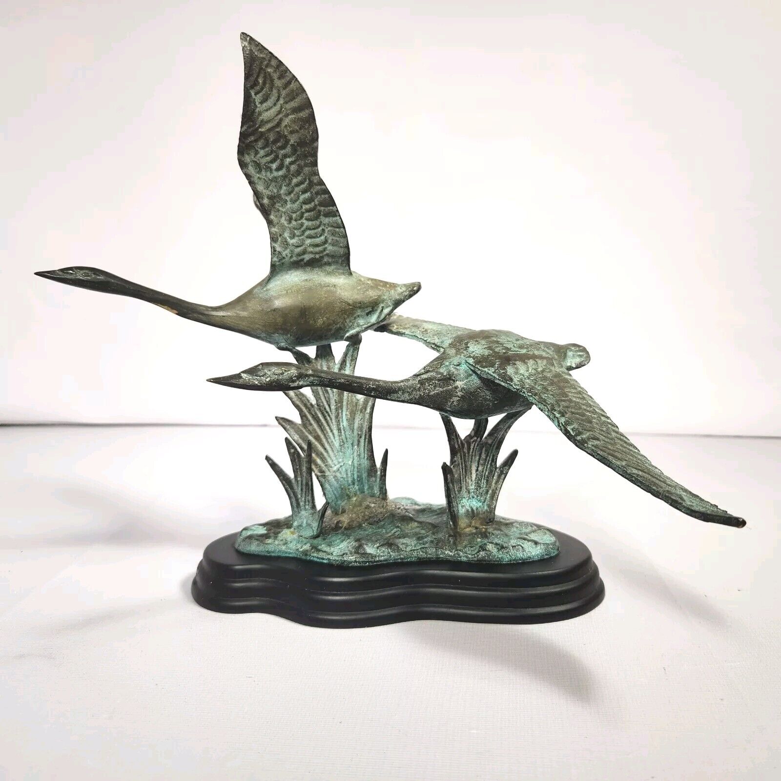 VTG Bronze Flying Geese Goose Sculpture Patina Lakelife Waterfowl River Wildlife