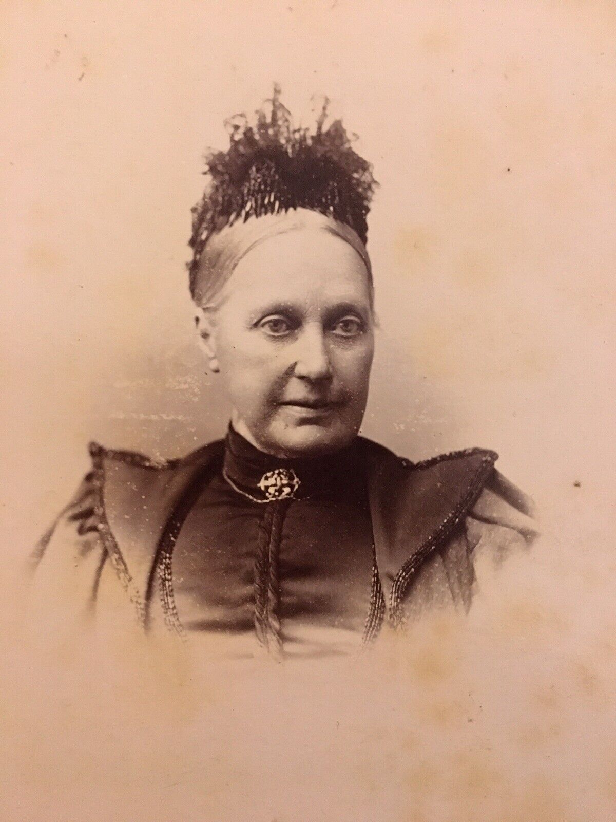 Formidable Glasgow Woman in Fancy Headwear Cabinet Card Original Victorian Photo