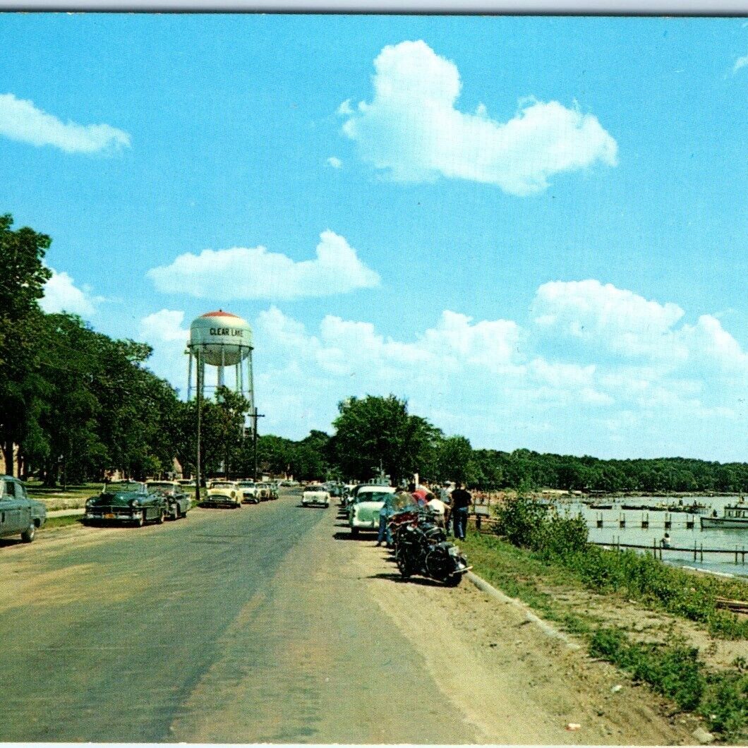 c1950s Clear Lake, IA Lakeview Drive Chrome Photo Postcard Watertower Cook A63