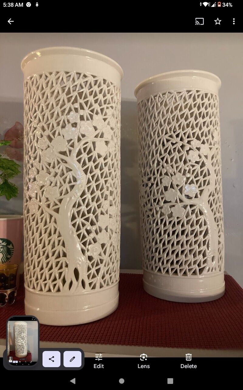 Vintage pair  Chine Dela blanc vases