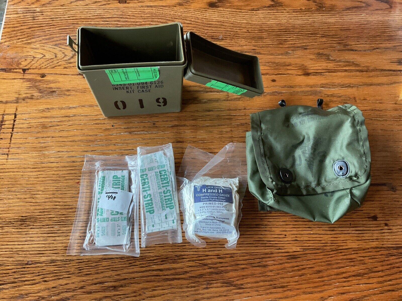 Vintage US Army Military Individual First Aid Kit Pouch & Box W/Contents + Clips