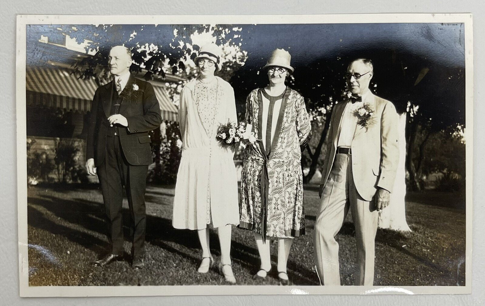 Vtg Snapshot Photo 1920s Wedding Guests Fashionable Women Dapper Gentlemen Hats