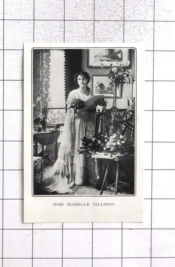 1904 Actress Miss Mabelle Gillman In Her Home
