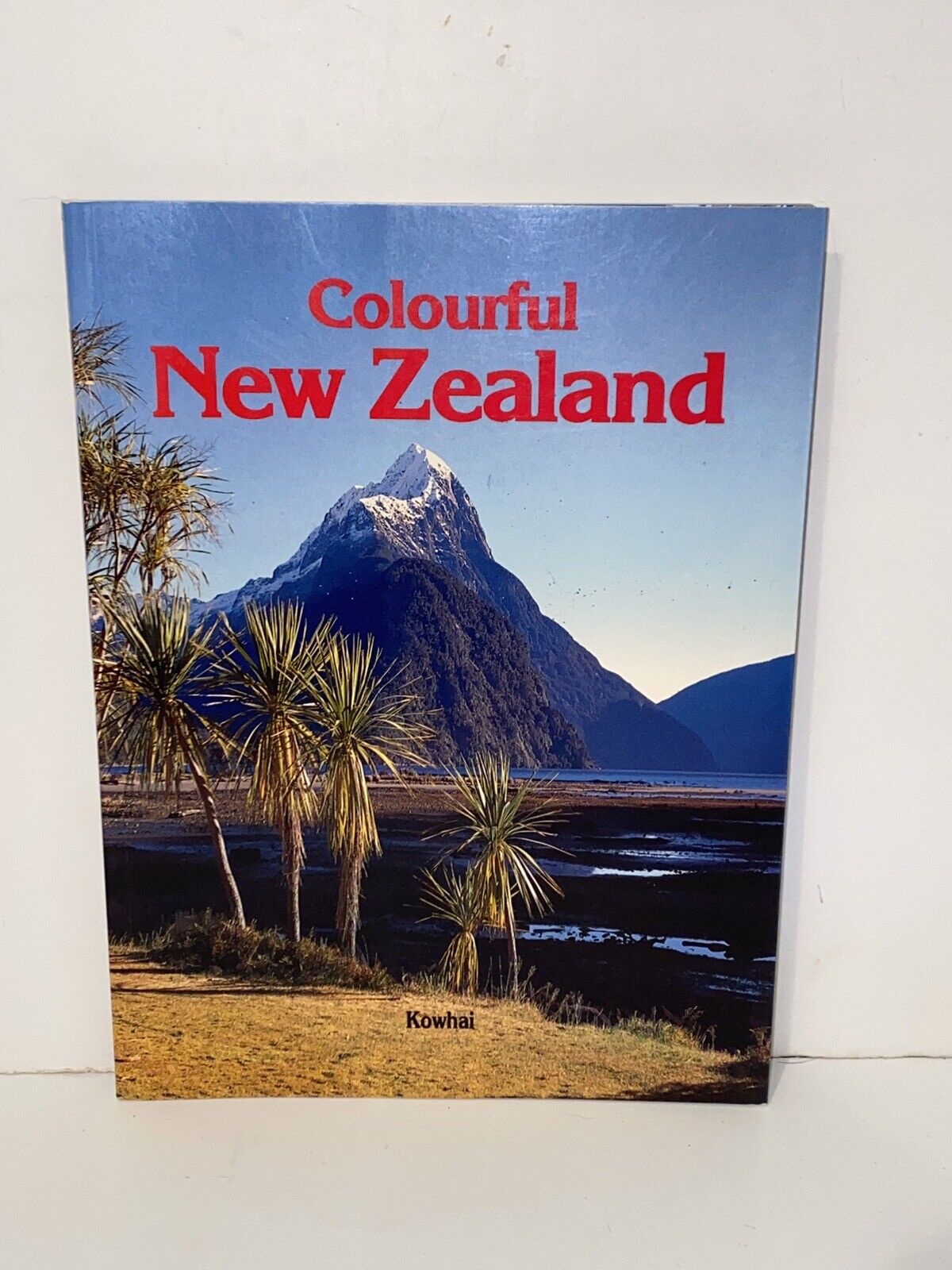 Vintage 1988 Colorful New Zealand Vacation Tourist Travel Color Photo Book