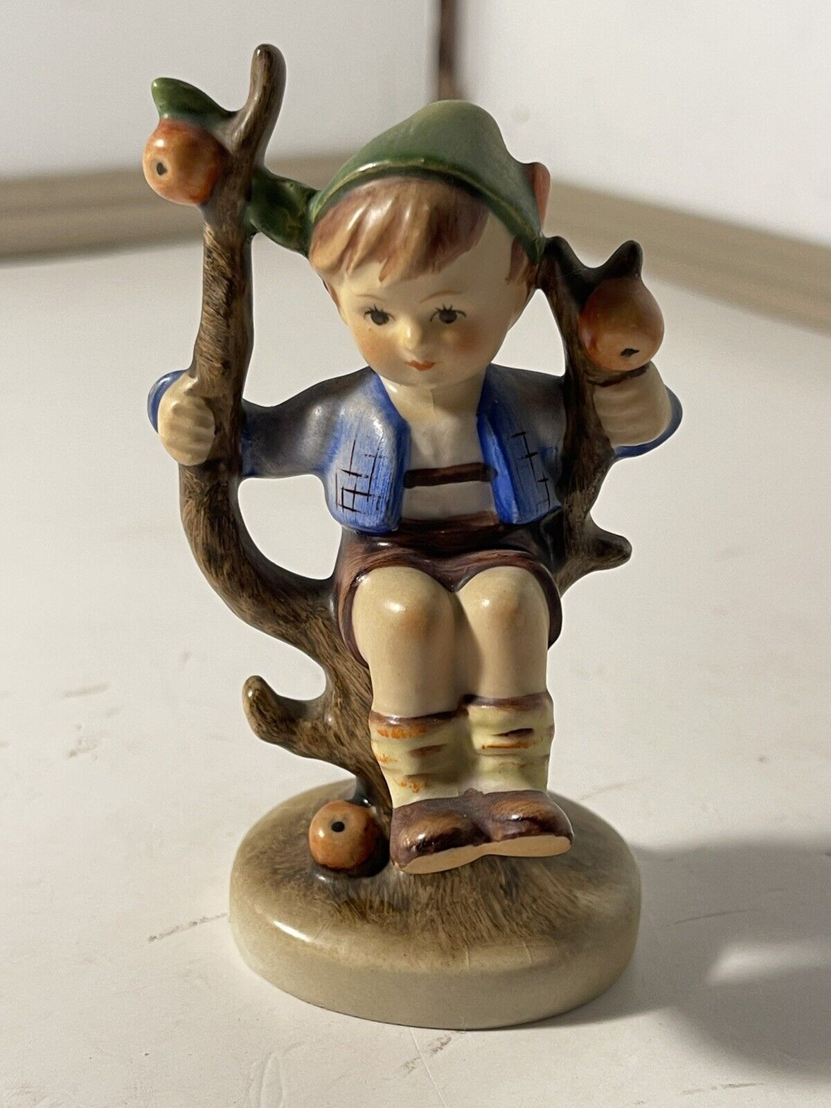 Vintage Apple Tree Boy Hummel Goebel Figurine 142/3/0 - TMK2.    No Box