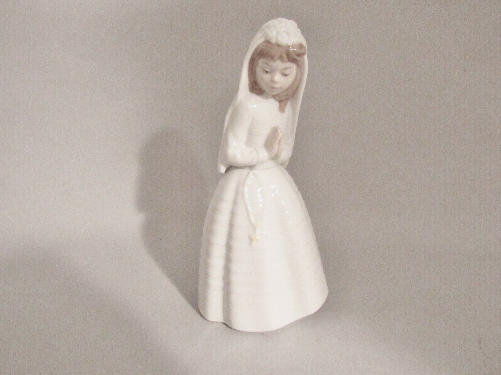 NAO By Lladro Porcelain Figurine First Communion Girl #0236 9\