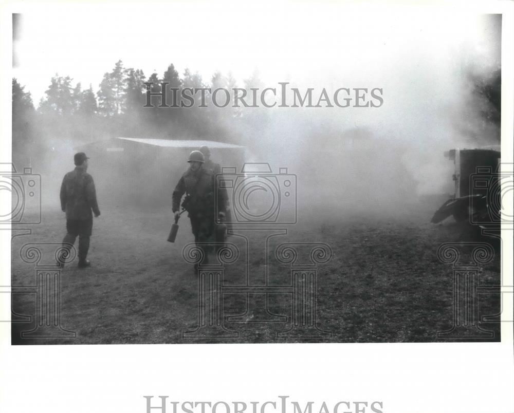 1992 Press Photo United Nations - Swedish Soldiers, Fire and First Aid Training