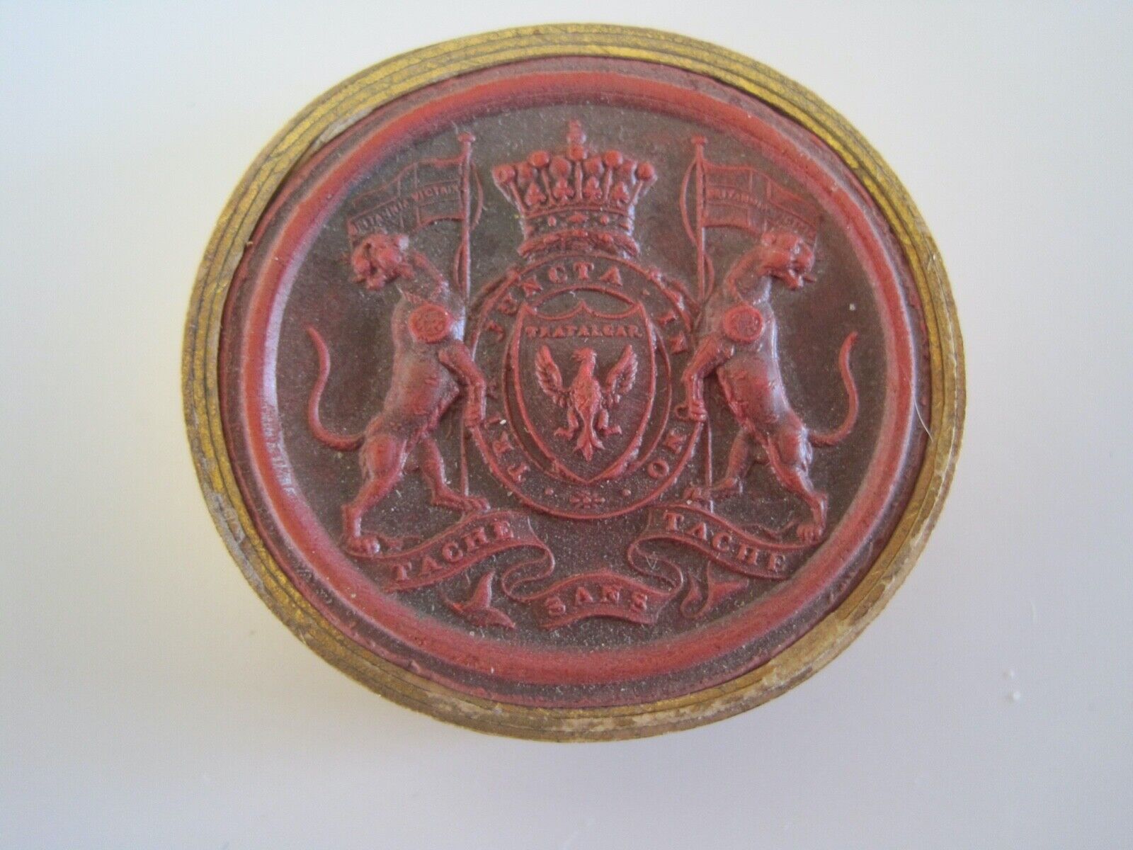 Great Seal Britain Trafalgar Vietric On Flags Crowns Shield Lions Tache Sans
