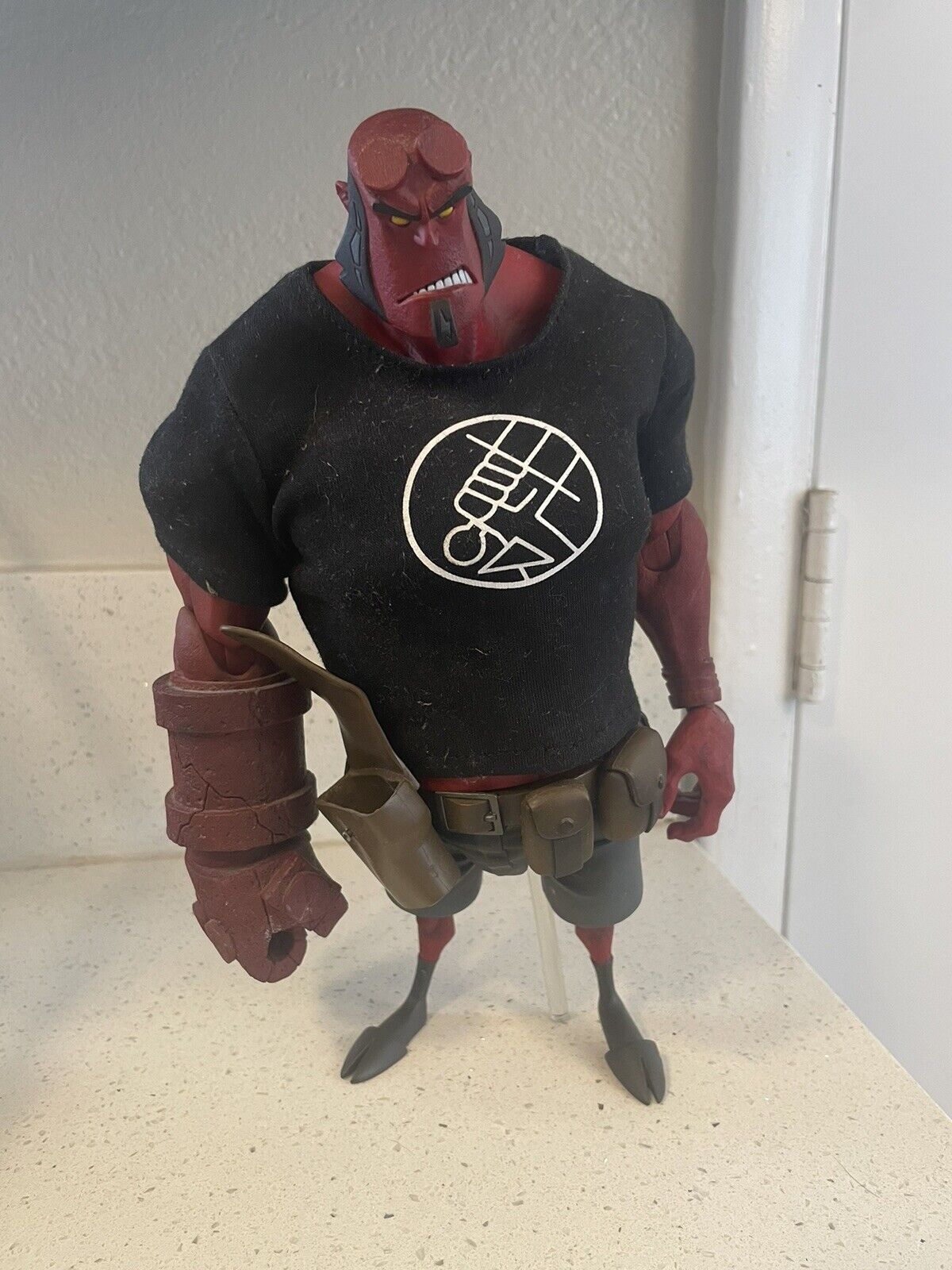 Hellboy Animated 2008 Deluxe Action Figure Pieces Missing