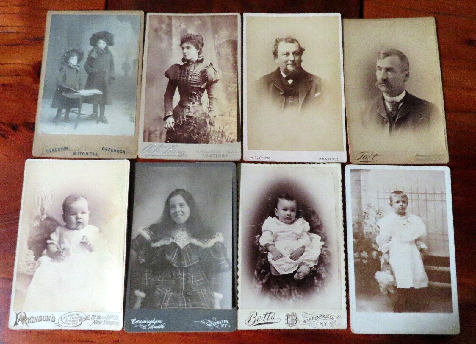 Lot of 12 Cabinet Cards Portraits