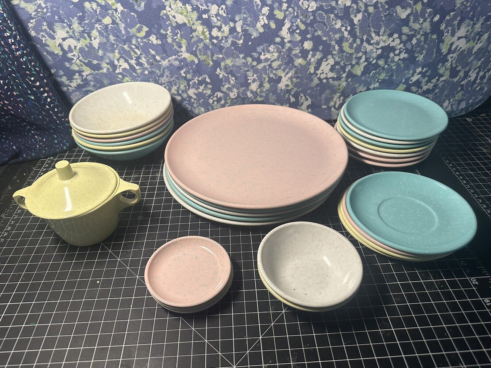 vintage imperial ware melmac set, pastel colors - 27 pieces