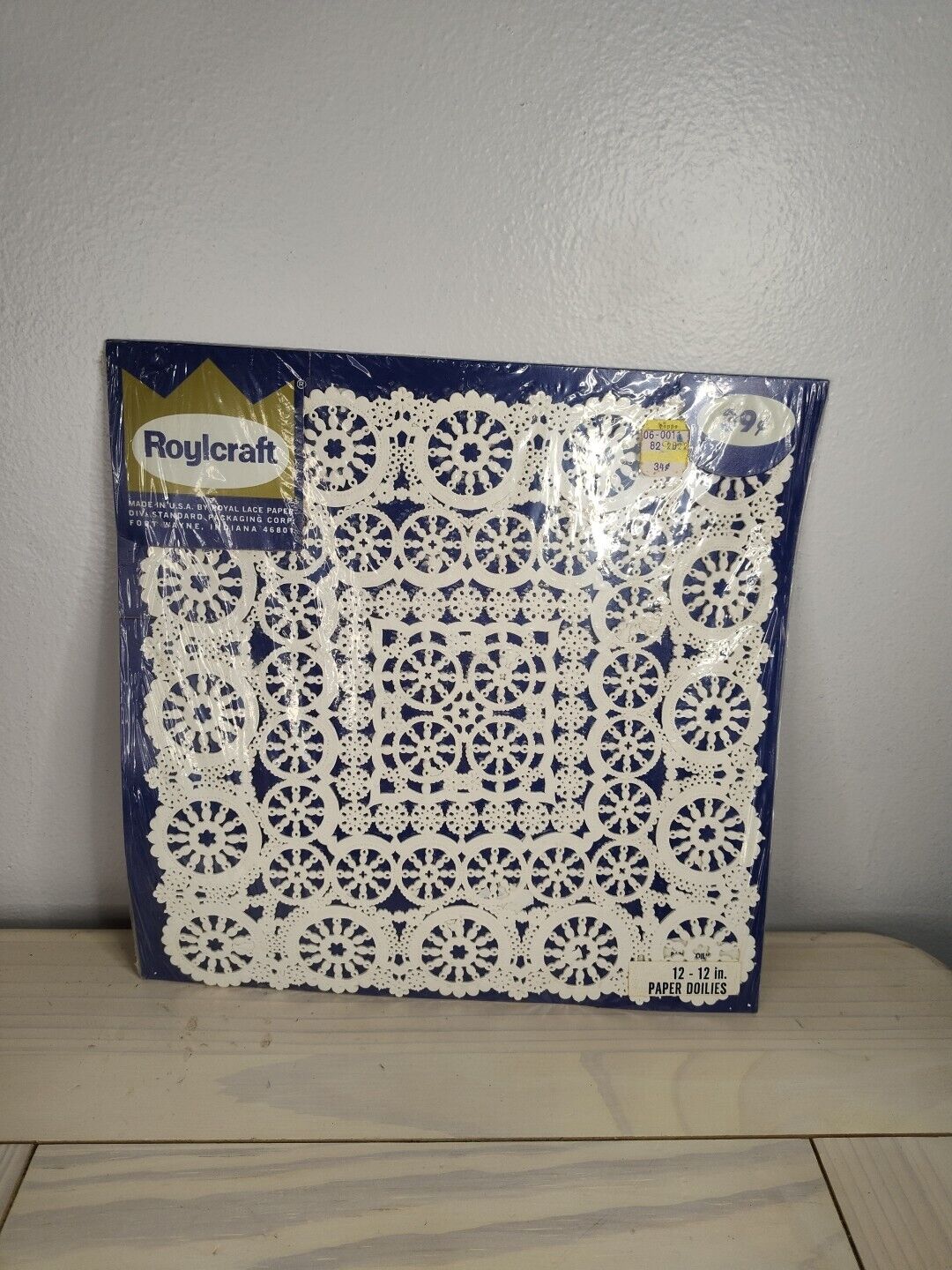 Vtg Nos Roylcraft Paper Doilies New Pack Of 12 12\