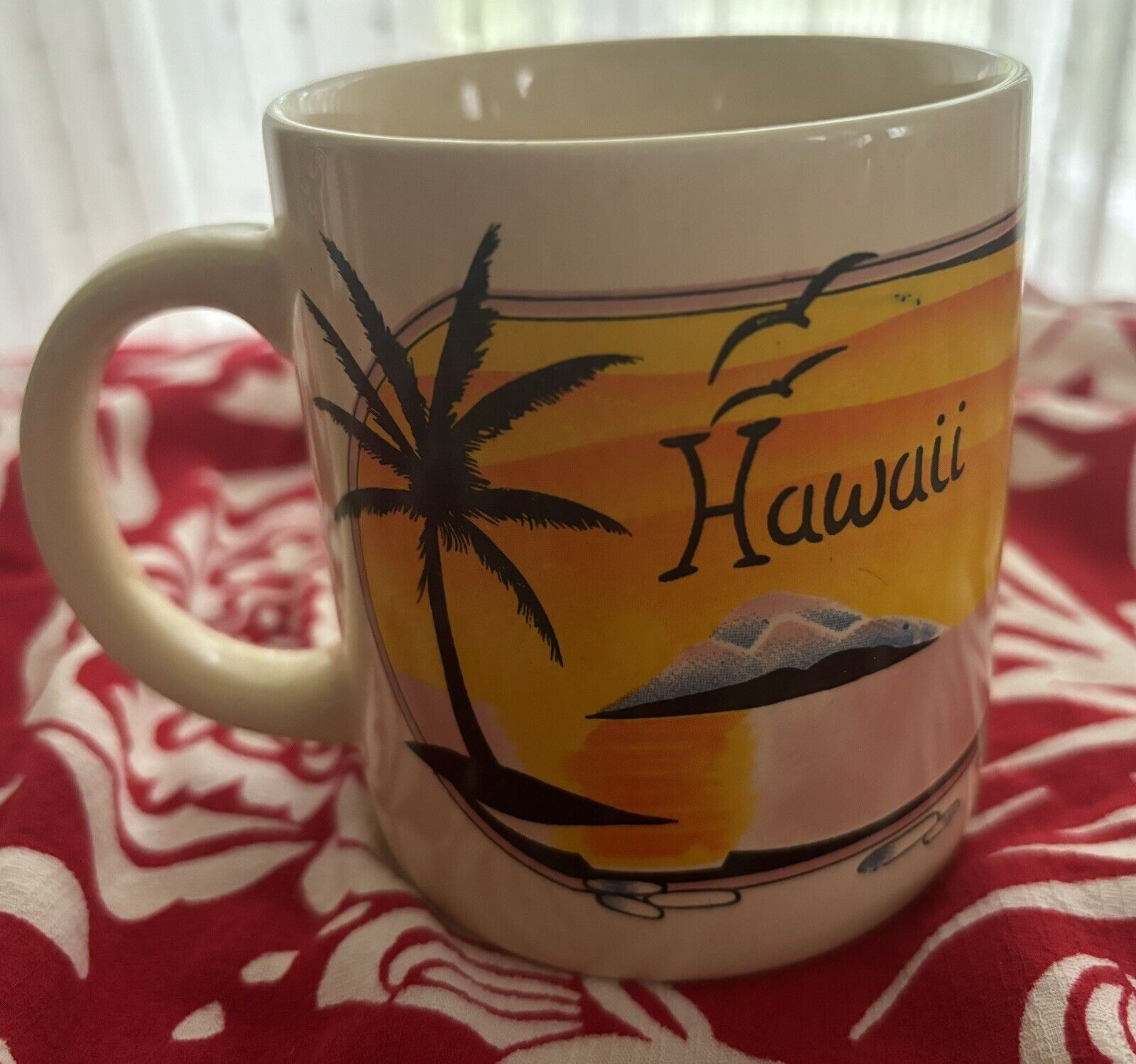Vintage 1980’s HILO HATTIE HAWAII Souvenir Mug