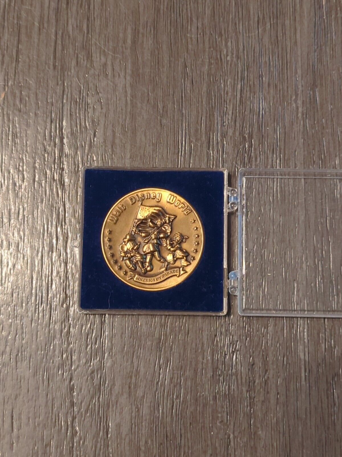 Walt Disney World America on Parade Liberty Square  Medal Token 1976 Bronze
