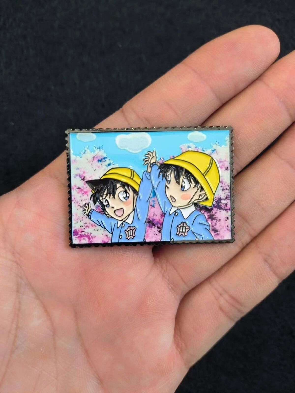 Rare Detective Conan Mouri Ran & Kudou Shinichi metal Hat Pin Badge Brooch