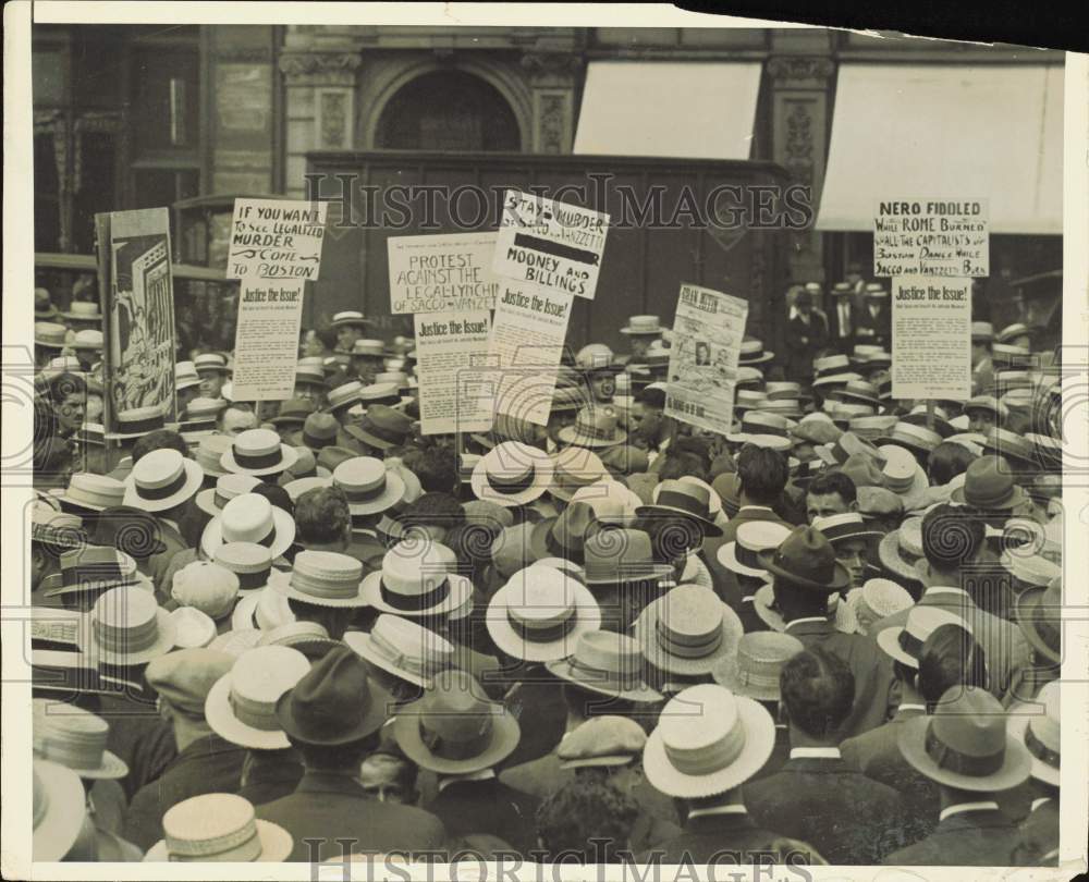 1929 Press Photo Workers gather to protest in Union Square, New York City