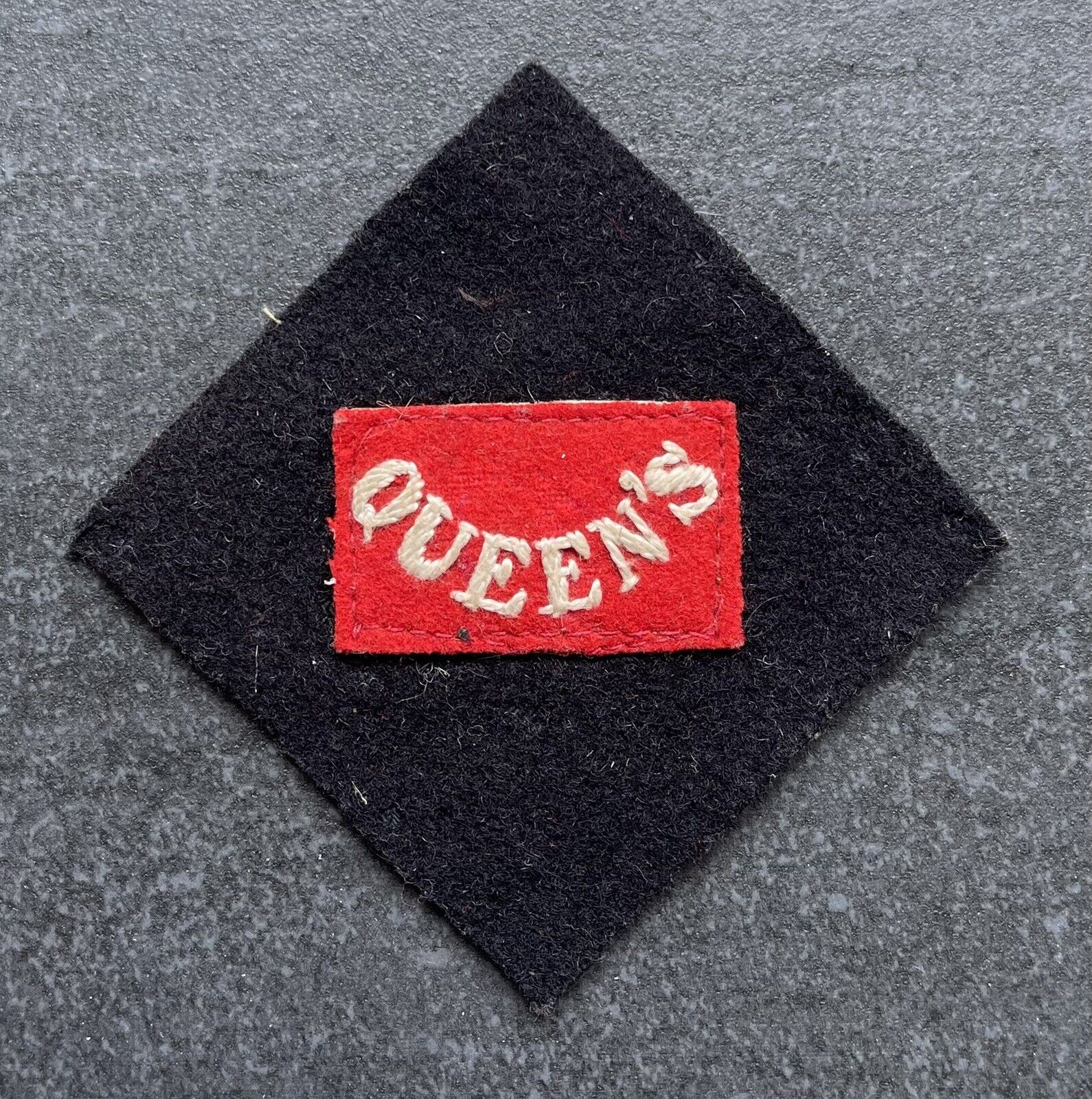 Queen’s Royal Regiment West Surrey Pagri Flash Cloth Badge Original