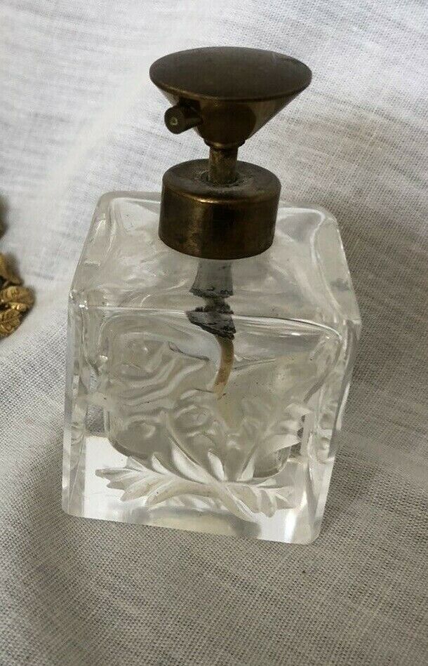 Vintage Antique Glass Perfume Bottle Etch Roses Heavy Cube Pump Atomizer 2.74\