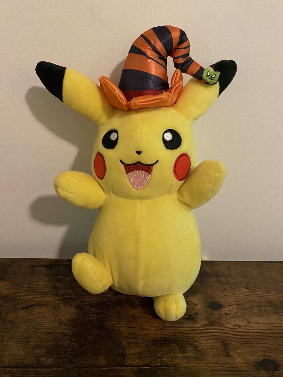 2022 Limited Edition Pokémon Halloween Pikachu 9” Plush W Witch Hat Rare Stuffed