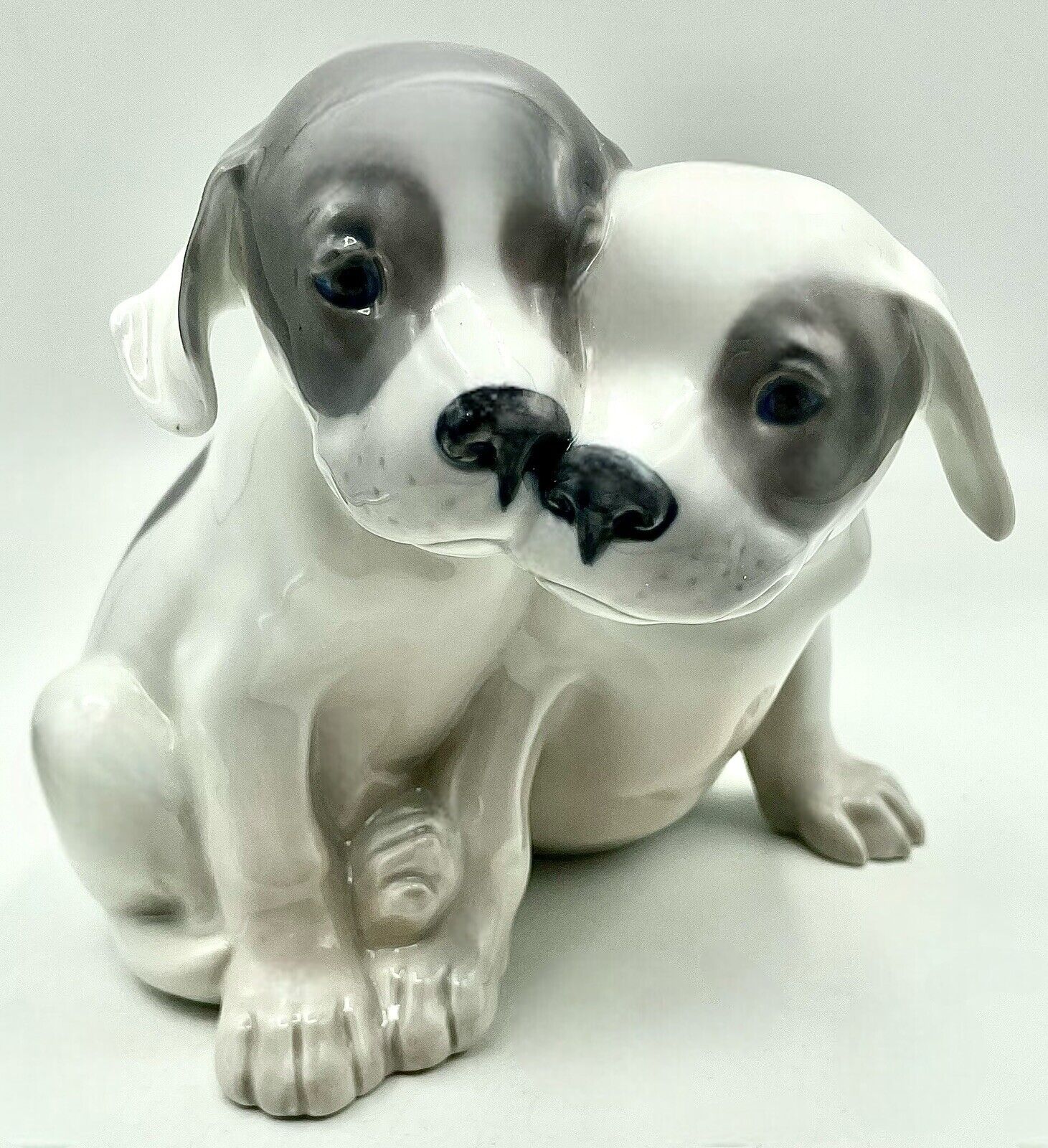 ROYAL COPENHAGEN Puppy Dogs Porcelain Figurine 260 1st Discontinued Denmark 1966