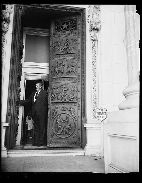 Photo:Entrance, U.S. Capitol, Washington, D.C.