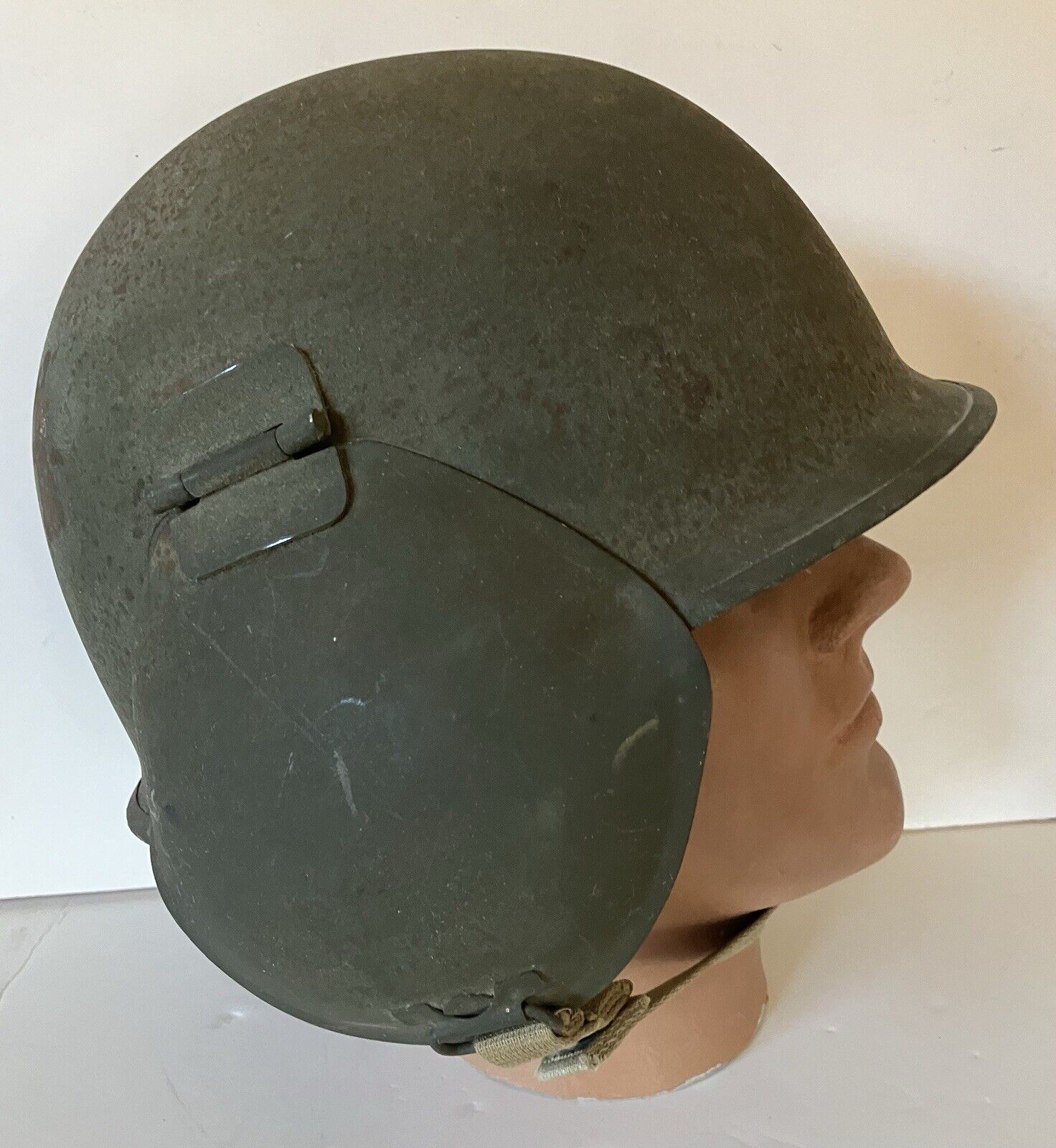  M-3 Flak Helmet : USAAF Helmet, Armor, Type M-3 - Later War Hinged Bails