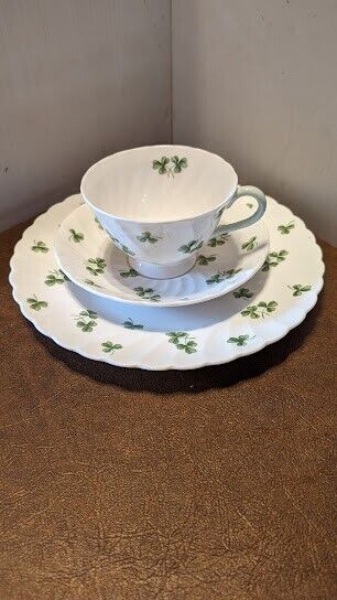 ROYAL TUSCAN 3PC TEA SERVICE CUP SAUCER AND CAKE PLATE SHAMROCK  VG USED COND