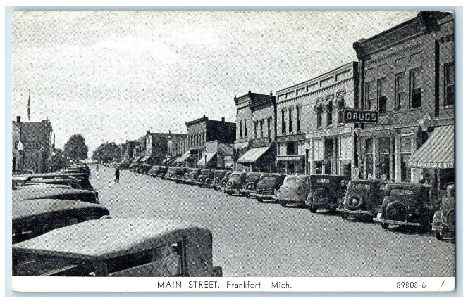c1940 Main Street Classic Cars Park Frankfort Michigan Antique Souvenir Postcard